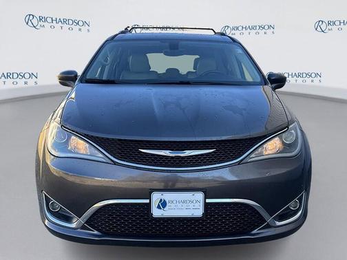 2018 Chrysler Pacifica Touring-L