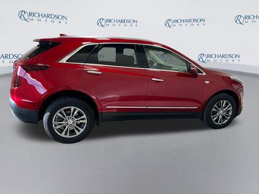 2022 Cadillac XT5 Premium Luxury