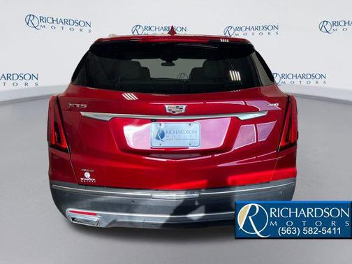 2022 Cadillac XT5 Premium Luxury