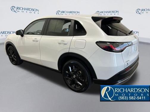 Platinum White Pearl 2024 Honda HR-V Sport