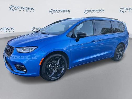 2026 Chrysler Pacifica L