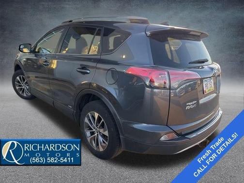 2017 Toyota RAV4 Hybrid XLE