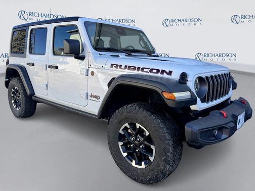 Bright White Clearcoat 2025 Jeep Wrangler Rubicon