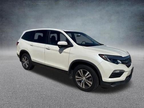 White Diamond Pearl 2017 Honda Pilot EX