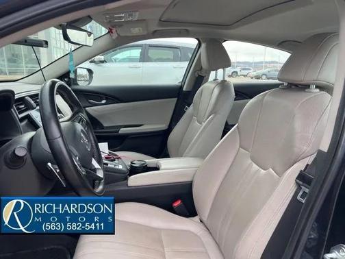 2022 Honda Insight Touring