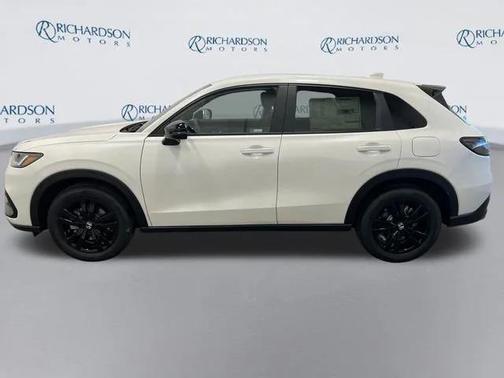 Platinum White Pearl 2026 Honda HR-V AWD Sport