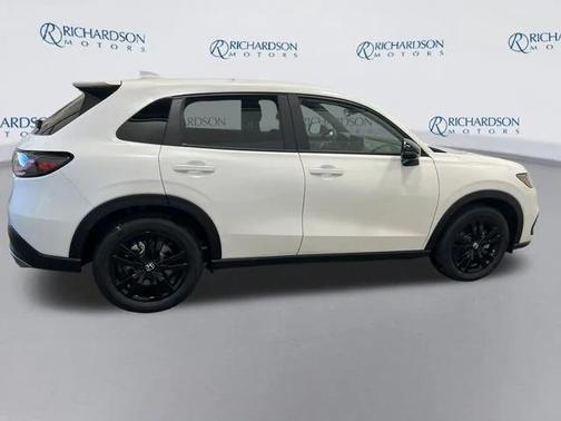 Platinum White Pearl 2026 Honda HR-V AWD Sport