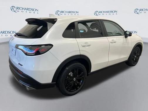 Platinum White Pearl 2026 Honda HR-V AWD Sport