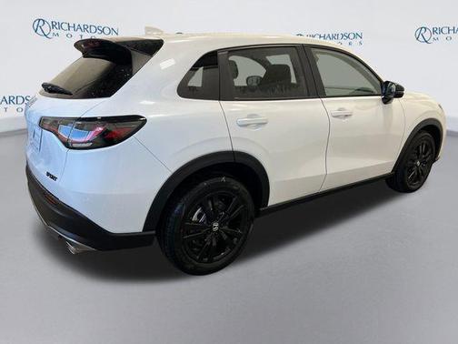 Platinum White Pearl 2026 Honda HR-V AWD Sport