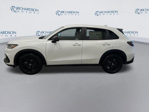 Platinum White Pearl 2026 Honda HR-V AWD Sport