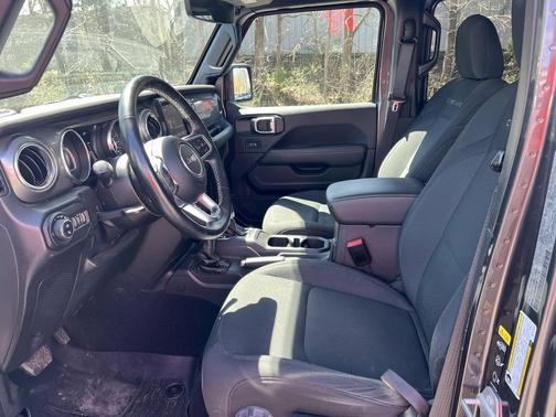 Granite Crystal Metallic Clearcoat 2022 Jeep Gladiator Overland