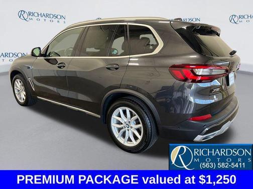 Dark Graphite Metallic 2022 BMW X5 xDrive40i