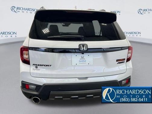 Platinum White Pearl 2024 Honda Passport AWD TrailSport