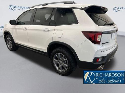 Platinum White Pearl 2024 Honda Passport AWD TrailSport