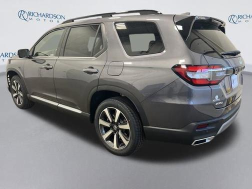 2025 Honda Pilot Touring 8-Passenger