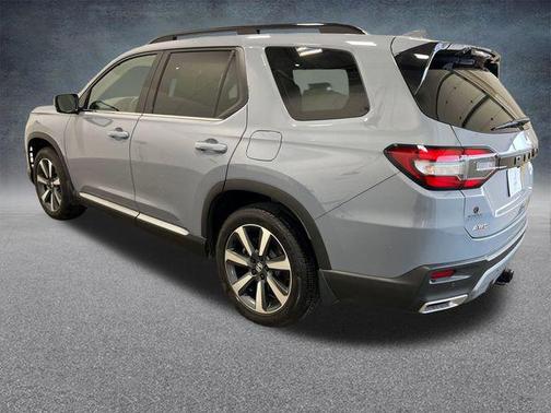 Lunar Silver 2025 Honda Pilot Touring 8-Passenger