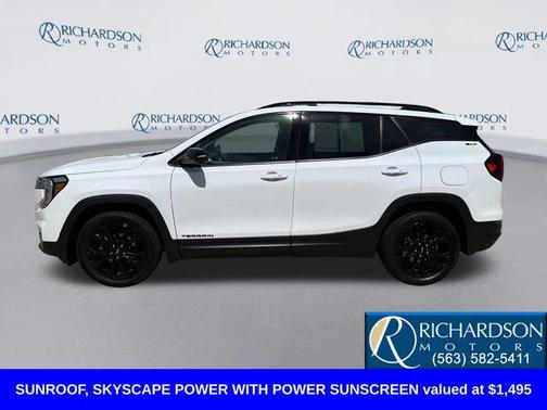 Summit White 2022 GMC Terrain SLT