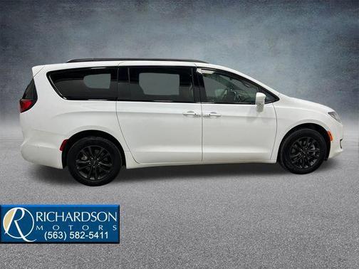 2020 Chrysler Pacifica L