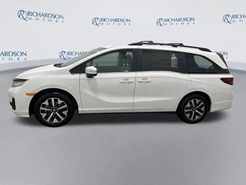 Platinum White Pearl 2026 Honda Odyssey EX-L