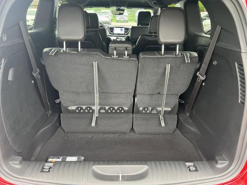 Red Hot Pearlcoat 2027 Chrysler Pacifica L
