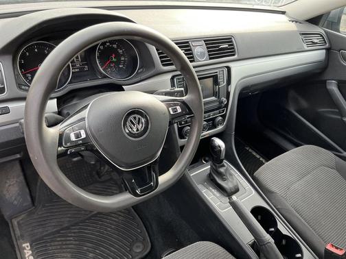 2017 Volkswagen Passat 1.8T S