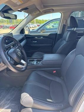 Platinum White Pearl 2025 Honda Pilot Touring 8-Passenger