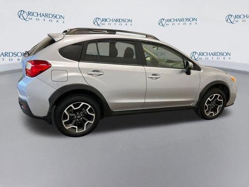 Ice Silver Metallic 2017 Subaru Crosstrek 2.0i Limited