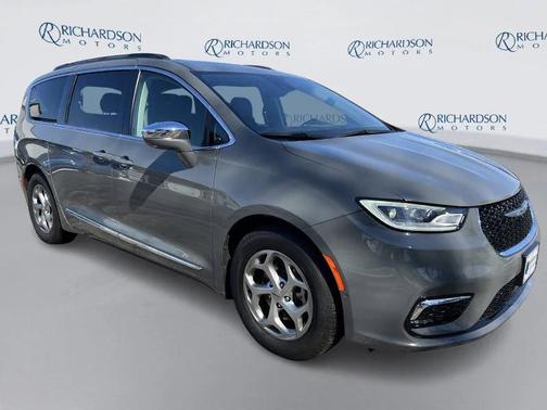 2022 Chrysler Pacifica Limited
