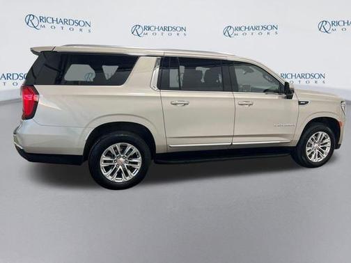 Pearl Beige Metallic 2023 GMC Yukon XL SLT
