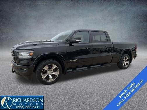 Diamond Black Crystal Pearlcoat 2022 RAM 1500 Laramie