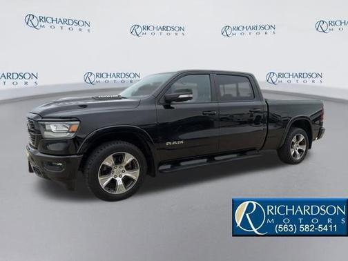 Diamond Black Crystal Pearlcoat 2022 RAM 1500 Laramie