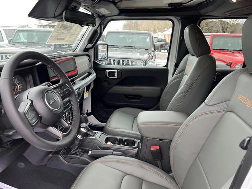 Bright White Clearcoat 2026 Jeep Gladiator Mojave 4x4