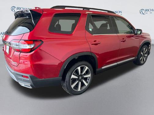2025 Honda Pilot Touring 8-Passenger
