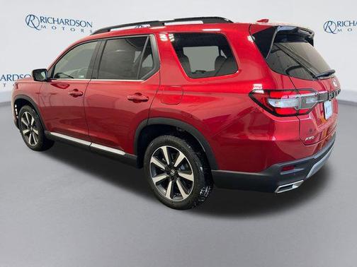 2025 Honda Pilot Touring 8-Passenger