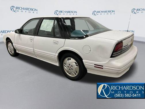 White 1995 Oldsmobile Cutlass Supreme Base