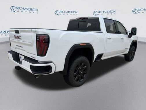 2025 GMC Sierra 2500 AT4