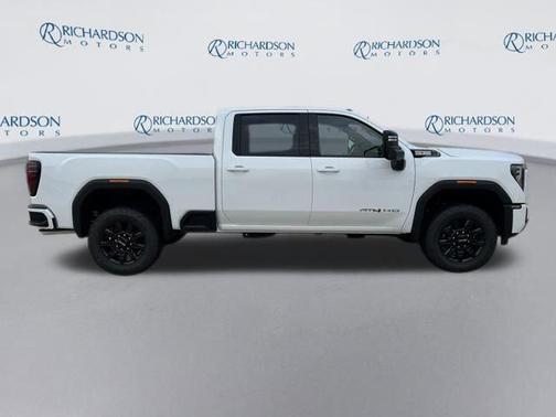 2025 GMC Sierra 2500 AT4