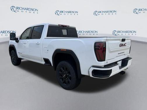 2025 GMC Sierra 2500 AT4