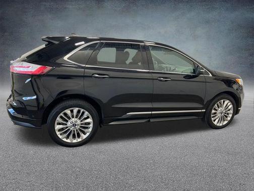 AGATE BLACK METALLIC 2021 Ford Edge Titanium