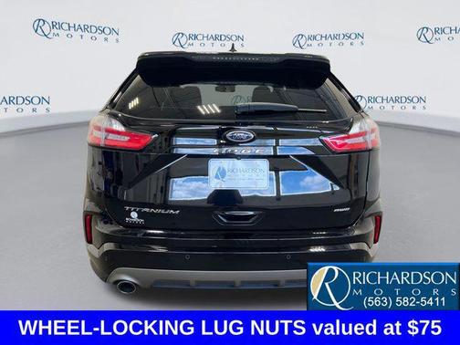 AGATE BLACK METALLIC 2021 Ford Edge Titanium