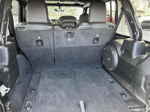 2023 Jeep Wrangler 4-Door Sahara