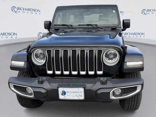 2023 Jeep Wrangler 4-Door Sahara
