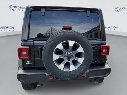 2023 Jeep Wrangler 4-Door Sahara