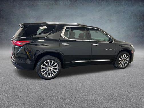Mosaic Black Metallic 2023 Chevrolet Traverse Premier