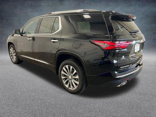 Mosaic Black Metallic 2023 Chevrolet Traverse Premier