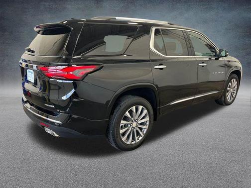 Mosaic Black Metallic 2023 Chevrolet Traverse Premier