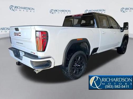 2024 GMC Sierra 2500 AT4