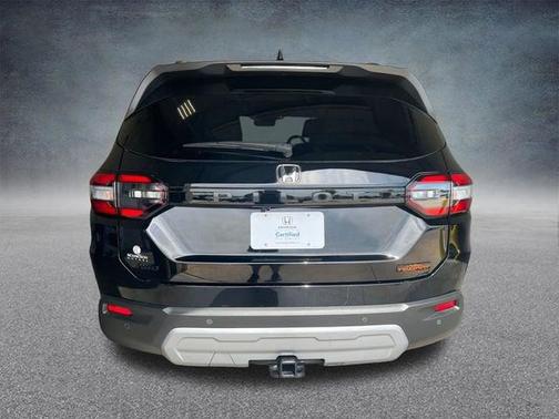 Crystal Black Pearl 2025 Honda Pilot TrailSport