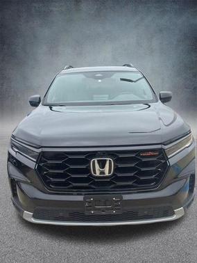 Crystal Black Pearl 2025 Honda Pilot TrailSport