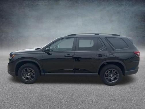 Crystal Black Pearl 2025 Honda Pilot TrailSport